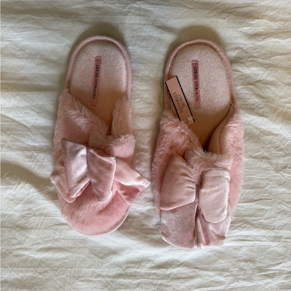 Victoria's Secret Pink Fuzzy Slippers